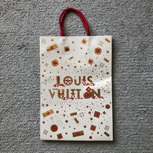 Authentic Gucci Paper Shopping Bag.